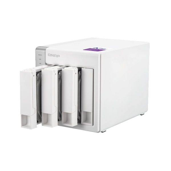 QNAP D4