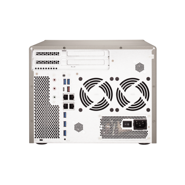 QNAP TS-877
